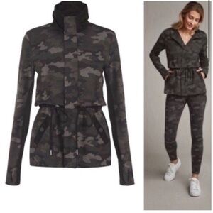 CAbi Camo Cinch Waist Jacket - Mint Condition!!  Size M